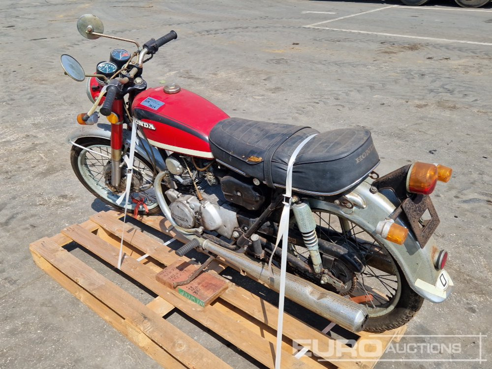 Honda 125 - Motocikls: foto 2 Honda 125 - Motocikls: foto 2