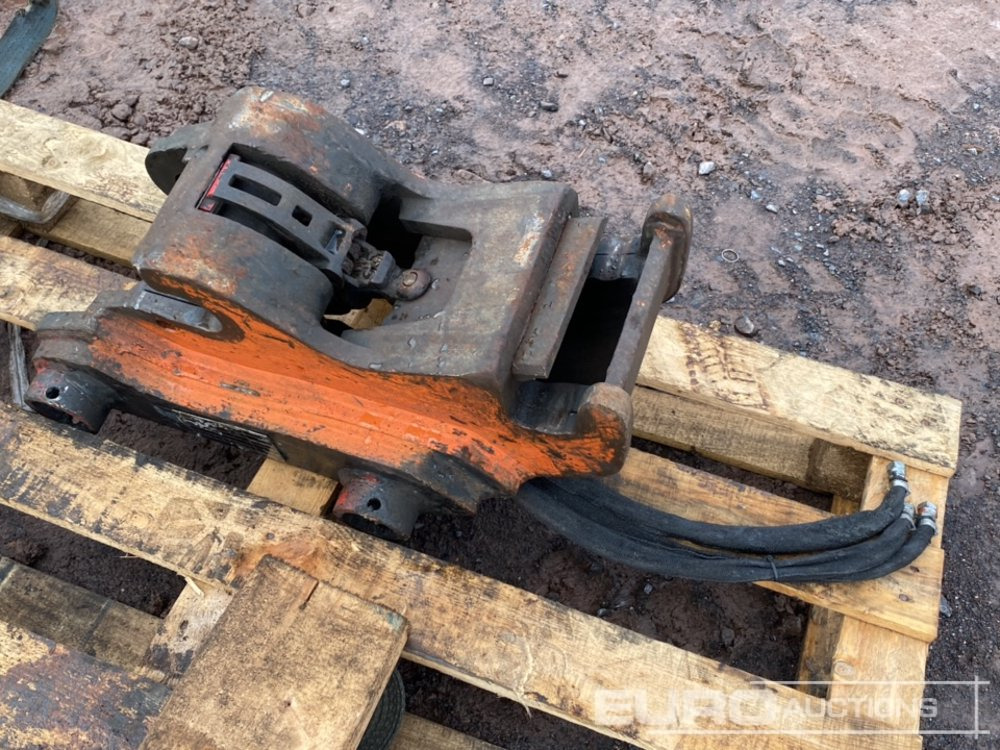 Hydraulic Quick Hitch 50mm Pin to suit 6-8 Ton Excavator - Ātrā sakabe: foto 3 Hydraulic Quick Hitch 50mm Pin to suit 6-8 Ton Excavator - Ātrā sakabe: foto 3