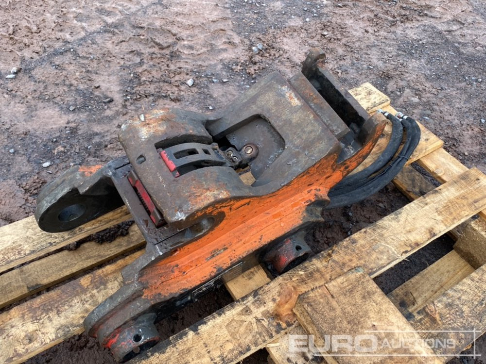 Hydraulic Quick Hitch 50mm Pin to suit 6-8 Ton Excavator - Ātrā sakabe: foto 1 Hydraulic Quick Hitch 50mm Pin to suit 6-8 Ton Excavator - Ātrā sakabe: foto 1