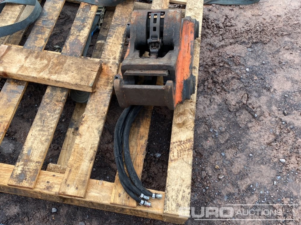 Hydraulic Quick Hitch 50mm Pin to suit 6-8 Ton Excavator - Ātrā sakabe: foto 4 Hydraulic Quick Hitch 50mm Pin to suit 6-8 Ton Excavator - Ātrā sakabe: foto 4