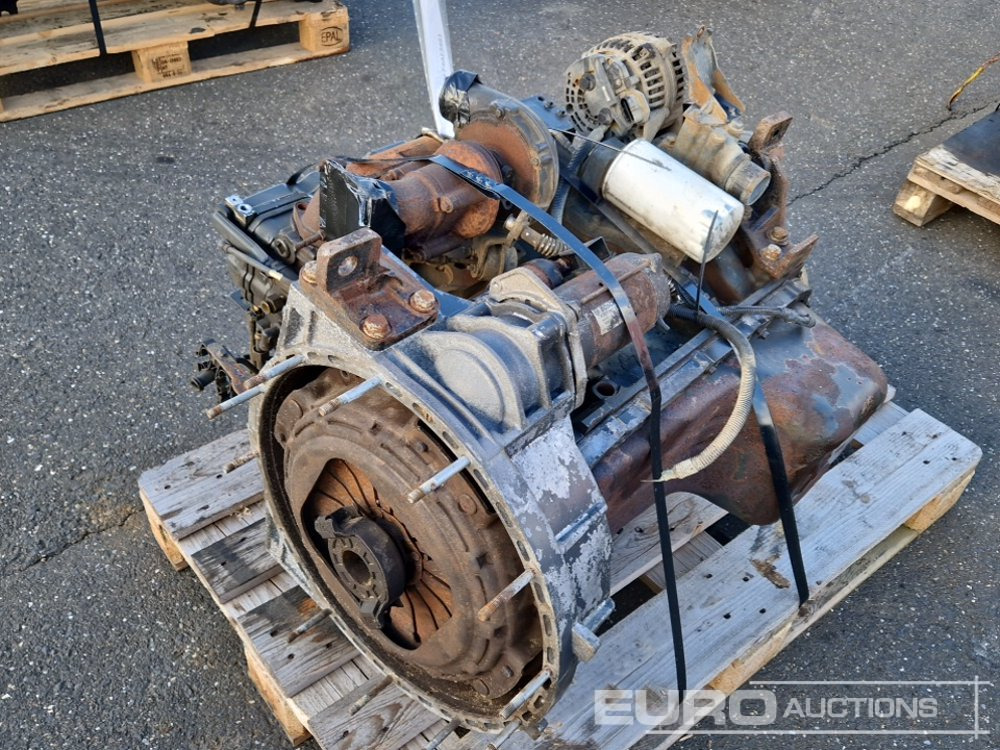 Iveco 4 Cylinder Turbo Diesel Engine - Dzinējs: foto 1 Iveco 4 Cylinder Turbo Diesel Engine - Dzinējs: foto 1
