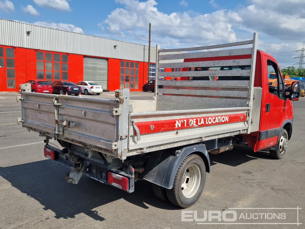 Iveco Daily 35C13 - Automašīna ar kravas platformu: foto 5 Iveco Daily 35C13 - Automašīna ar kravas platformu: foto 5