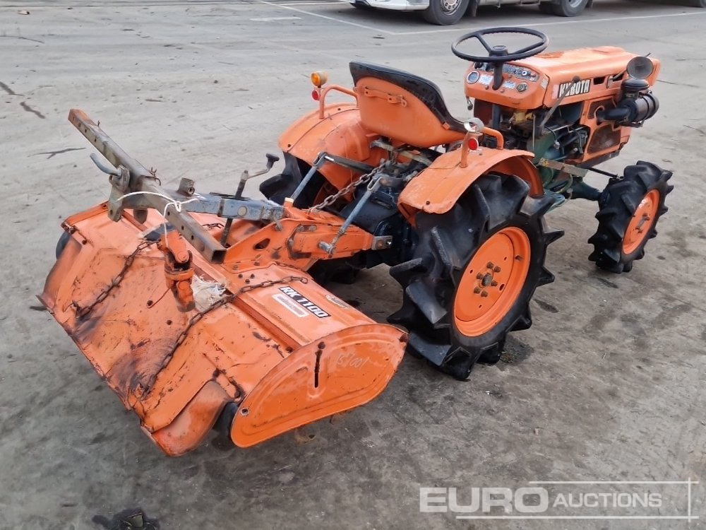 Kubota B7001 - Mini traktors: foto 4 Kubota B7001 - Mini traktors: foto 4