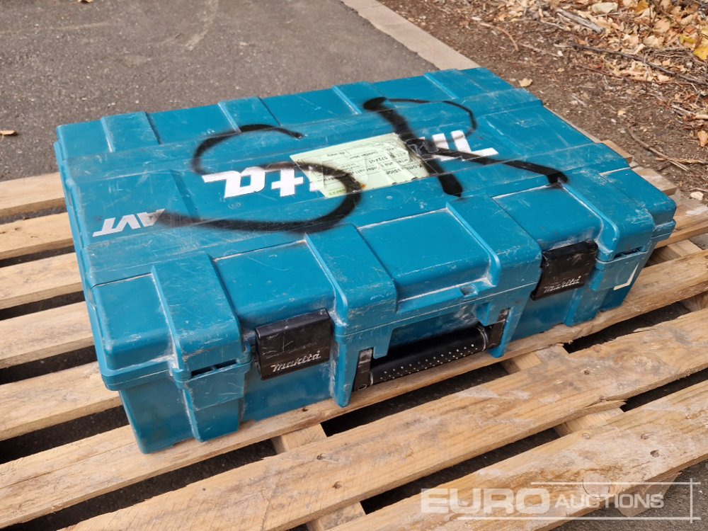 Makita HM1213C - Celtniecības maisītājs: foto 2 Makita HM1213C - Celtniecības maisītājs: foto 2