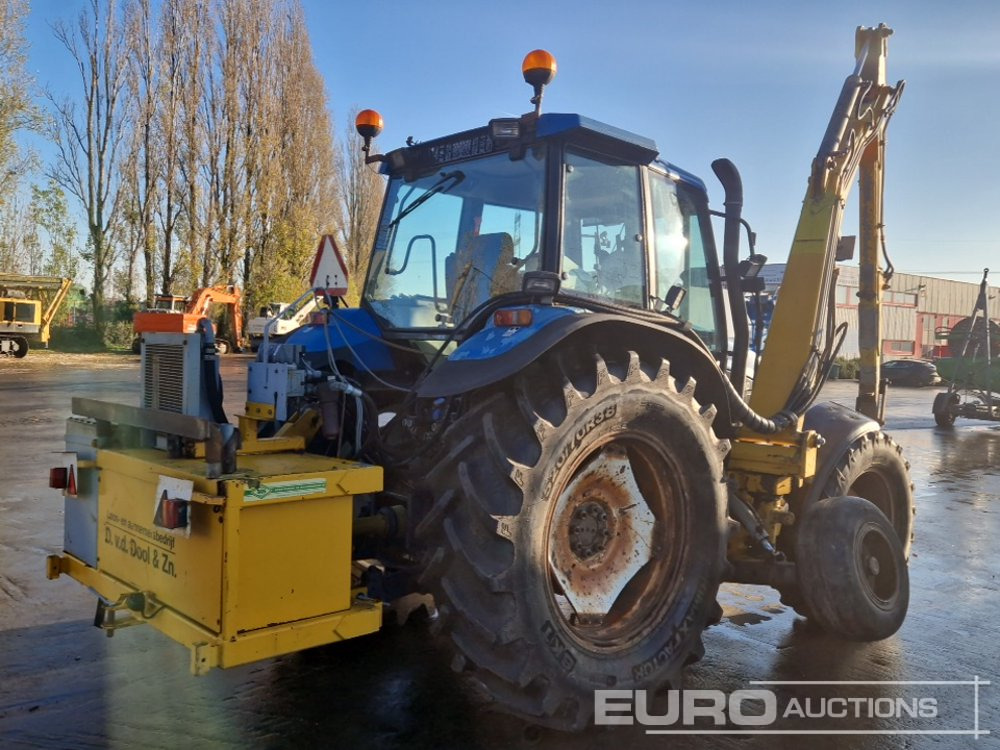 New Holland TS100 - Traktors: foto 5 New Holland TS100 - Traktors: foto 5