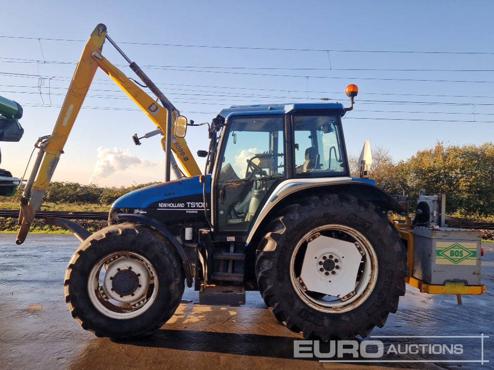 New Holland TS100 - Traktors: foto 2 New Holland TS100 - Traktors: foto 2