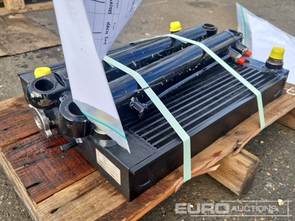 Cylinder (2 of) + Radiator to suit Thwaites MACH201 - Rezerves daļa: foto 2 Cylinder (2 of) + Radiator to suit Thwaites MACH201 - Rezerves daļa: foto 2