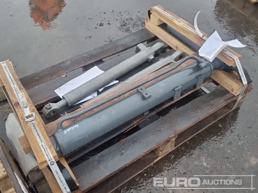 Hydraulic Cylinders (3 of) - Rezerves daļa: foto 3 Hydraulic Cylinders (3 of) - Rezerves daļa: foto 3