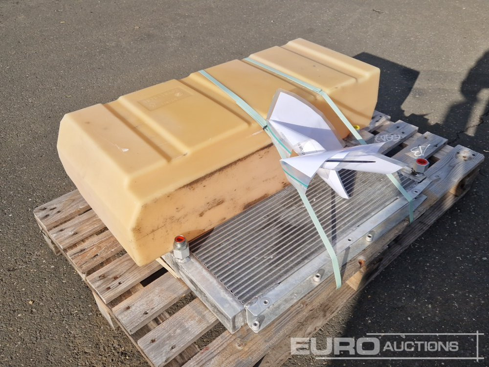 Radiator + Fuel Tank to suit Atlas Copco XAS88KD - Rezerves daļa: foto 4 Radiator + Fuel Tank to suit Atlas Copco XAS88KD - Rezerves daļa: foto 4
