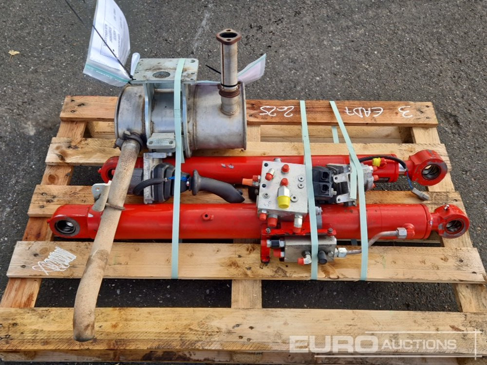 Spare Parts, Cylinder, Joysticks, Hydraulic Parts, Exhaust to suit Volvo ECR50D - Rezerves daļa - Ekskavators: foto 1 Spare Parts, Cylinder, Joysticks, Hydraulic Parts, Exhaust to suit Volvo ECR50D - Rezerves daļa - Ekskavators: foto 1