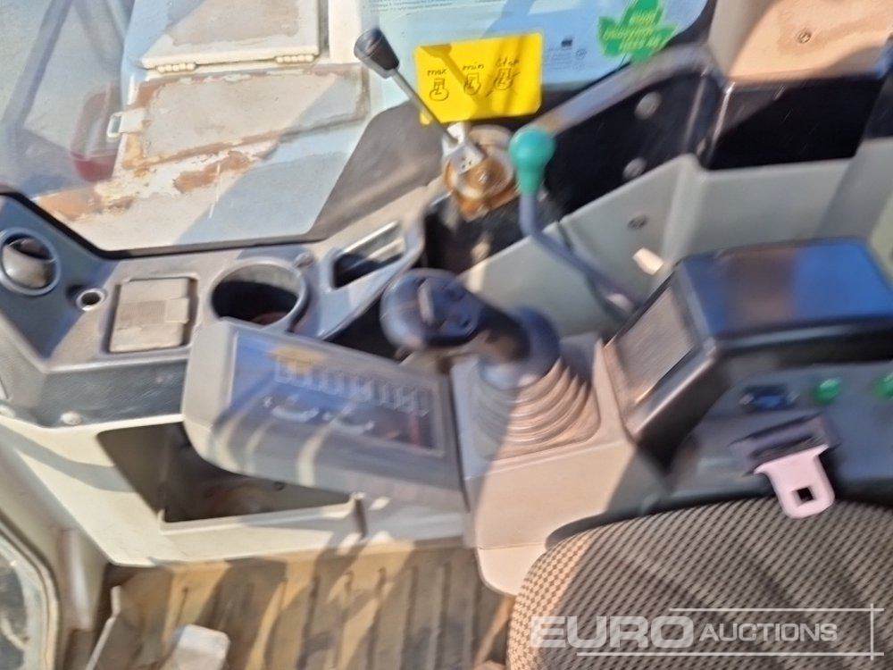 Kāpurķēžu ekskavators Takeuchi TB1140: foto 35