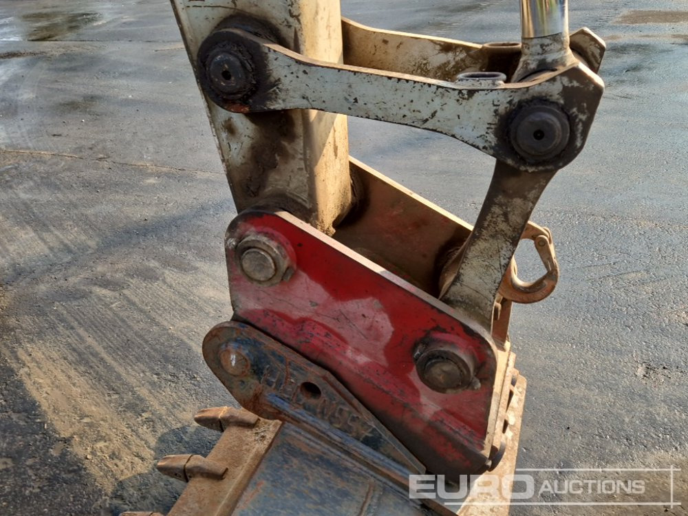 Kāpurķēžu ekskavators Takeuchi TB1140: foto 23