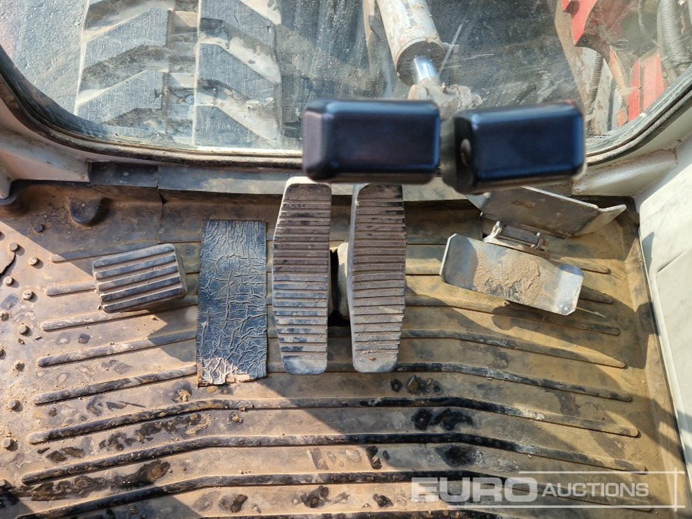 Kāpurķēžu ekskavators Takeuchi TB1140: foto 34