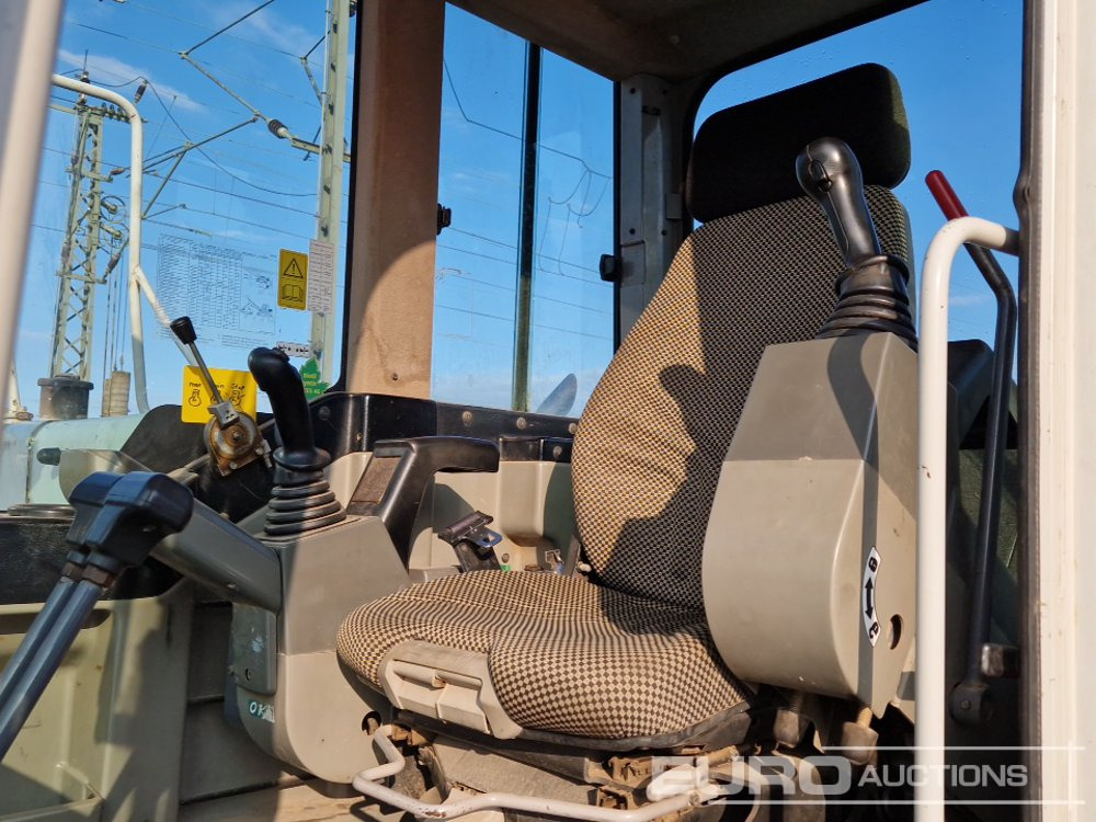 Kāpurķēžu ekskavators Takeuchi TB1140: foto 33