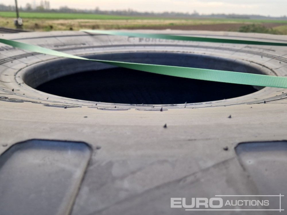 Unused 23.5-25 24PR E-3/L-3 TL Tyres (4 of) - Riepa: foto 5 Unused 23.5-25 24PR E-3/L-3 TL Tyres (4 of) - Riepa: foto 5