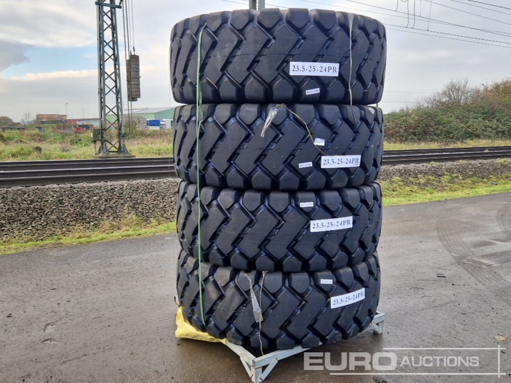 Unused 23.5-25 24PR E-3/L-3 TL Tyres (4 of) - Riepa: foto 1 Unused 23.5-25 24PR E-3/L-3 TL Tyres (4 of) - Riepa: foto 1