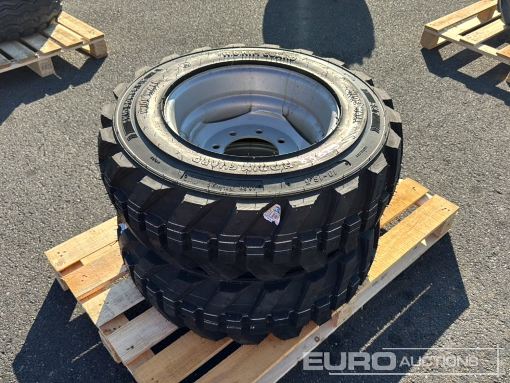 Unused BKT 10-16.5 Tyre & Rim (2 of) - Riepa: foto 1 Unused BKT 10-16.5 Tyre & Rim (2 of) - Riepa: foto 1