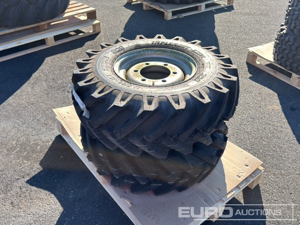 Unused BKT 11.5/80-15.3 Tyre & Rim (2 of) - Riepa: foto 2 Unused BKT 11.5/80-15.3 Tyre & Rim (2 of) - Riepa: foto 2