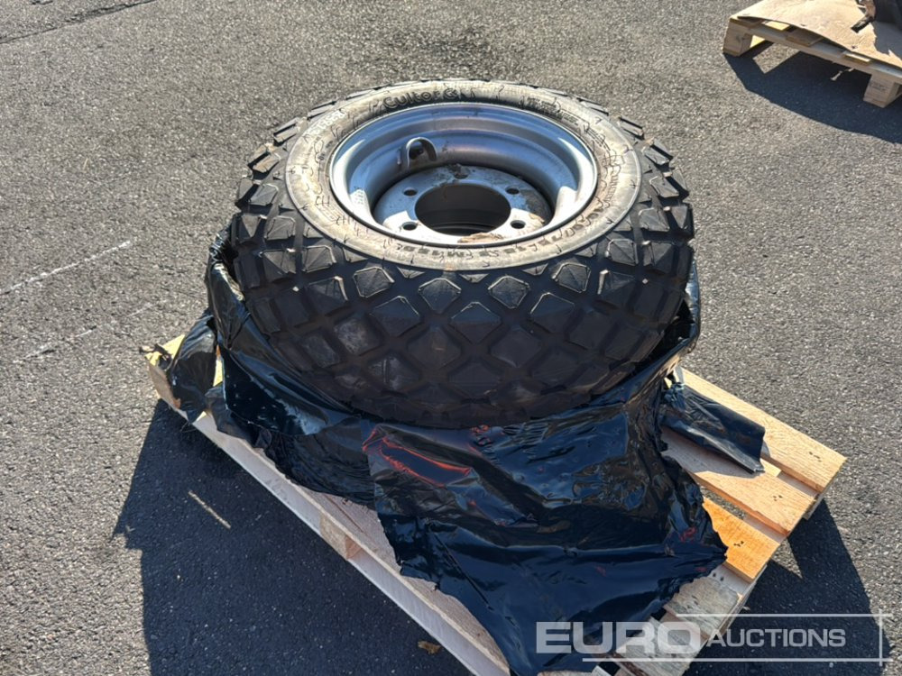 Unused Cultor 10.0/75-15.3 Tyre & Rim (2 of) - Riepa: foto 2 Unused Cultor 10.0/75-15.3 Tyre & Rim (2 of) - Riepa: foto 2