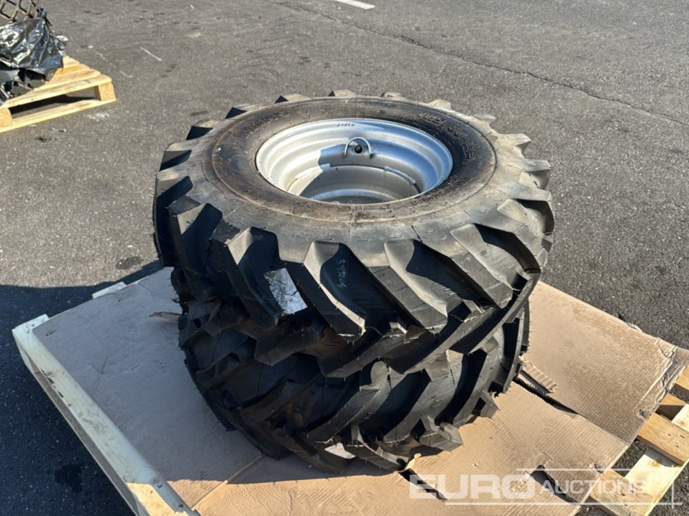 Unused Mitas 11.5/80-15.3 Tyre & Rim (2 of) - Riepa: foto 1 Unused Mitas 11.5/80-15.3 Tyre & Rim (2 of) - Riepa: foto 1
