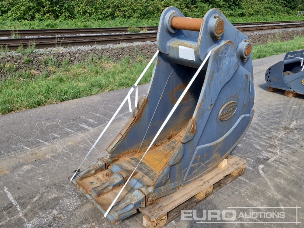 Unused Strickland 24" Digging Bucket to suit JCB JS260 - Kauss: foto 1 Unused Strickland 24" Digging Bucket to suit JCB JS260 - Kauss: foto 1