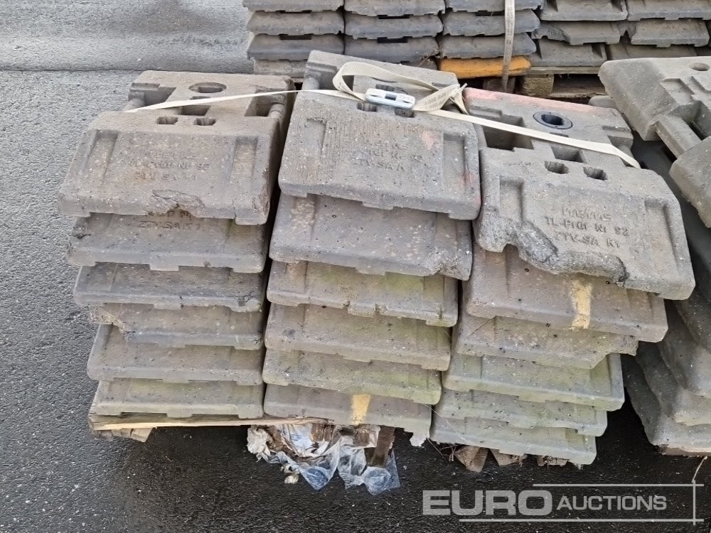 Various Rubber, Concrete and Plastic Fence Blocks - Celtniecības maisītājs: foto 5 Various Rubber, Concrete and Plastic Fence Blocks - Celtniecības maisītājs: foto 5