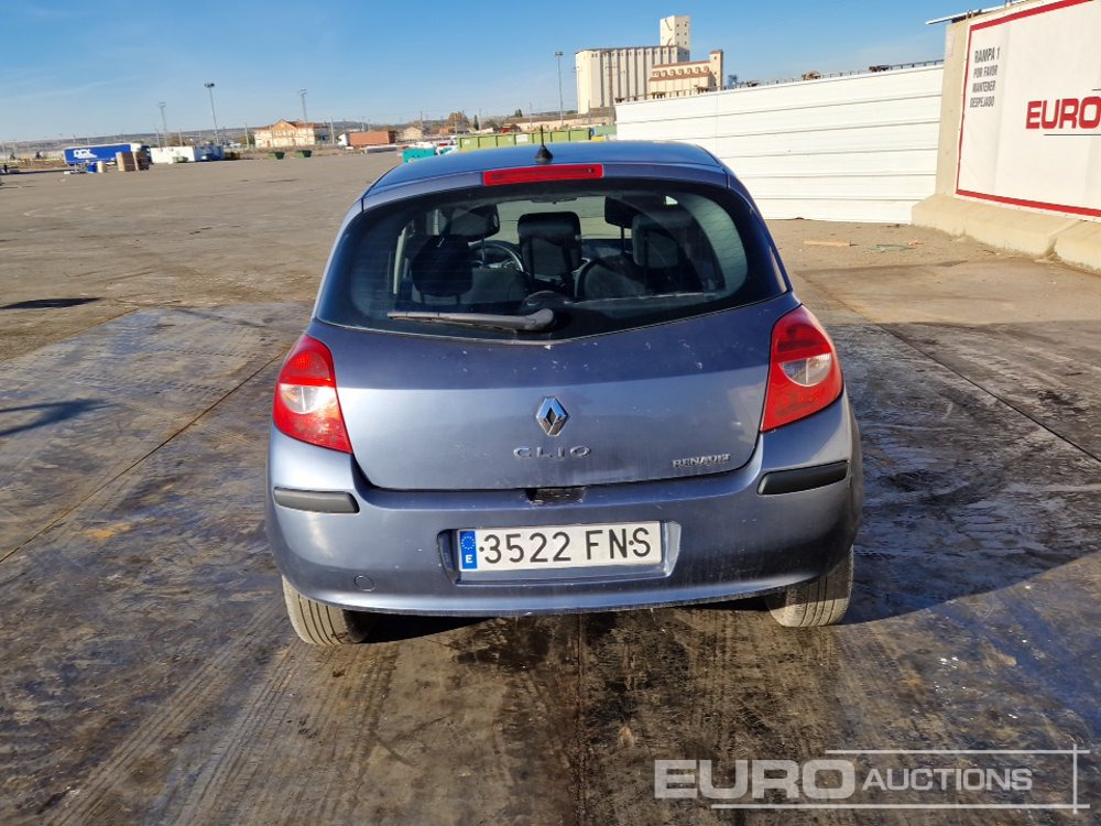 2007 Renault Clio - Vieglā automašīna: foto 4 2007 Renault Clio - Vieglā automašīna: foto 4