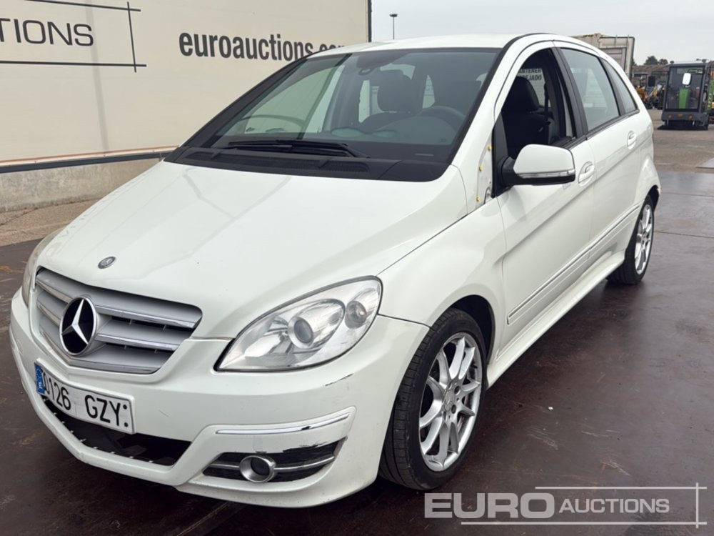 2010 Mercedes Benz B180 CDI - Vieglā automašīna: foto 1 2010 Mercedes Benz B180 CDI - Vieglā automašīna: foto 1