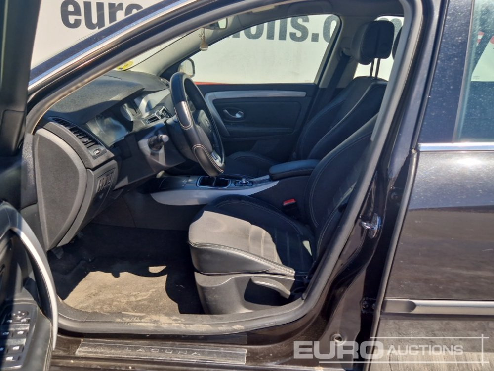 Vieglā automašīna 2010 Renault Laguna: foto 9