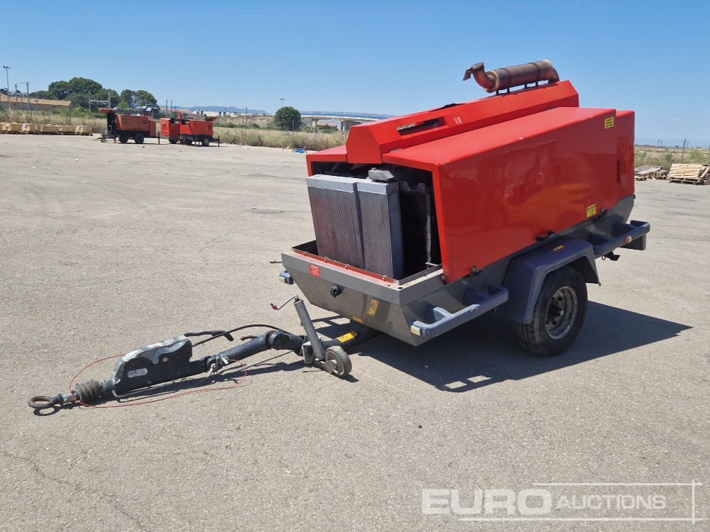 2011 Atlas Copco XAHS186DD - Gaisa kompresors: foto 1 2011 Atlas Copco XAHS186DD - Gaisa kompresors: foto 1