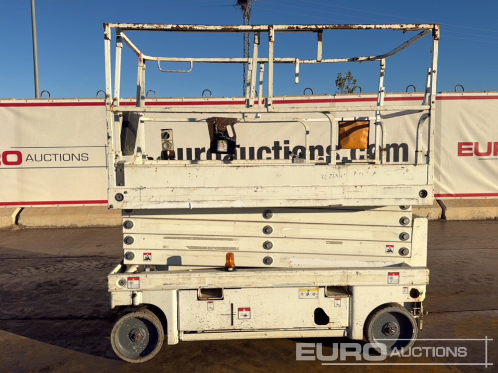 2014 Haulotte Compact 12 - Šķērveida pacēlājs: foto 2 2014 Haulotte Compact 12 - Šķērveida pacēlājs: foto 2