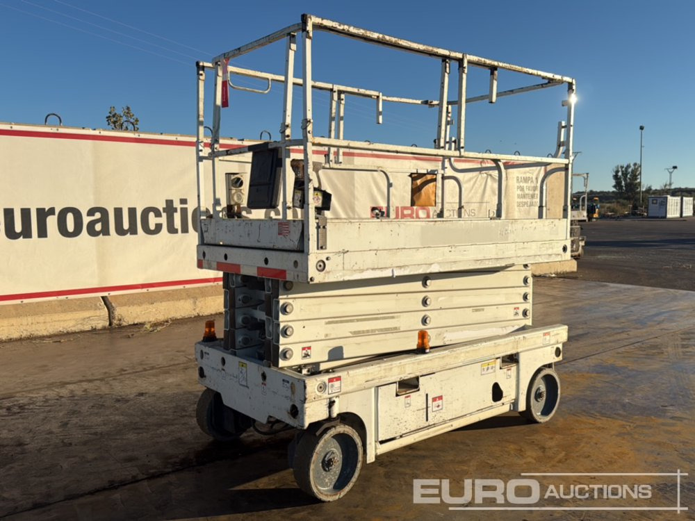 2014 Haulotte Compact 12 - Šķērveida pacēlājs: foto 1 2014 Haulotte Compact 12 - Šķērveida pacēlājs: foto 1