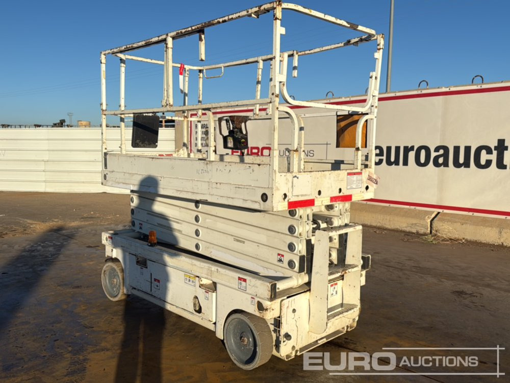 2014 Haulotte Compact 12 - Šķērveida pacēlājs: foto 3 2014 Haulotte Compact 12 - Šķērveida pacēlājs: foto 3