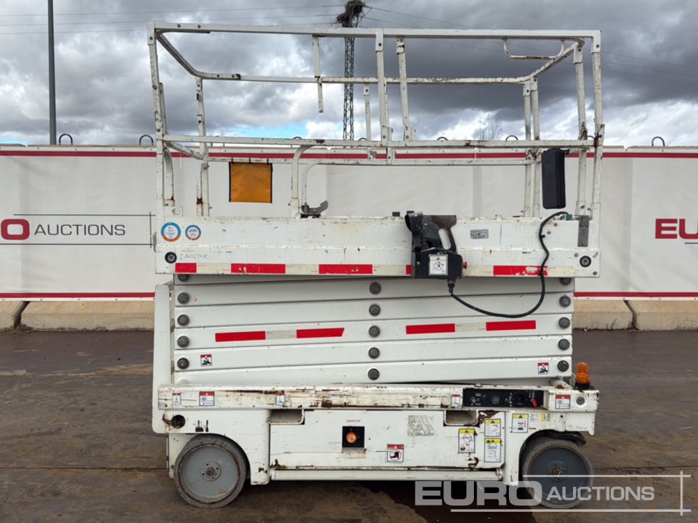 2014 Haulotte Compact 14 - Šķērveida pacēlājs: foto 2 2014 Haulotte Compact 14 - Šķērveida pacēlājs: foto 2