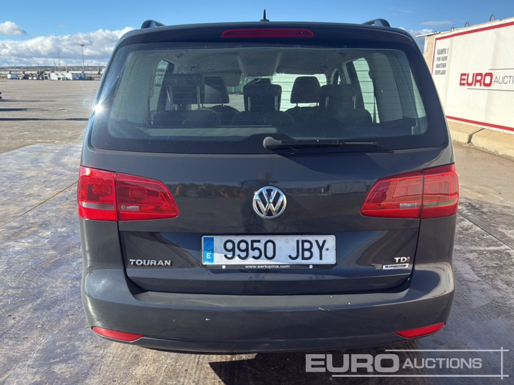 2014 Volkswagen Touran - Vieglā automašīna: foto 4 2014 Volkswagen Touran - Vieglā automašīna: foto 4
