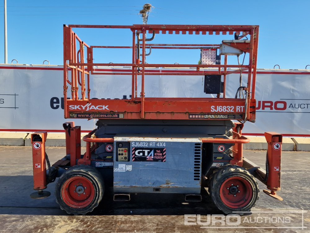 2015 SkyJack SJ6832RT - Šķērveida pacēlājs: foto 2 2015 SkyJack SJ6832RT - Šķērveida pacēlājs: foto 2