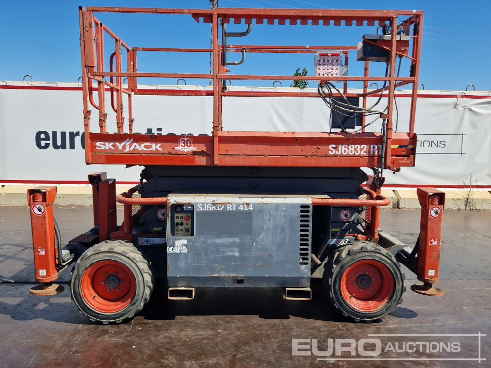 2015 SkyJack SJ6832RT - Pacēlājs: foto 2 2015 SkyJack SJ6832RT - Pacēlājs: foto 2