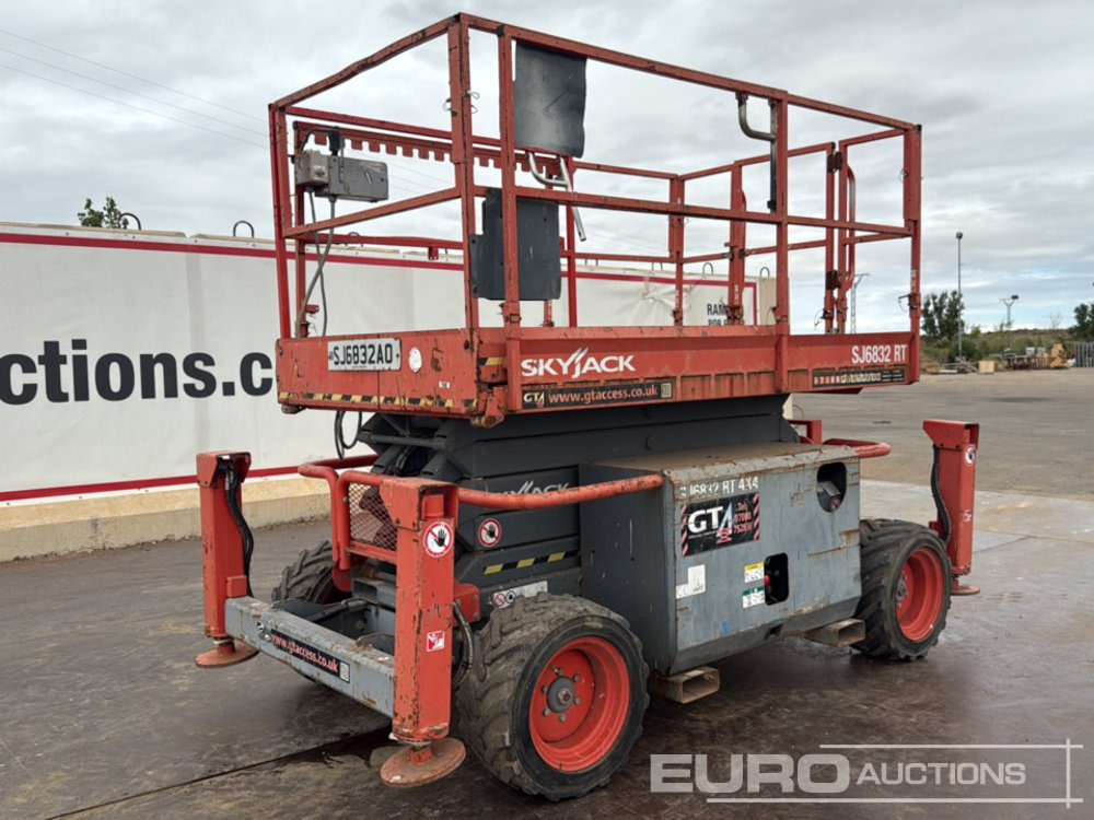2015 SkyJack SJ6832RT - Pacēlājs: foto 1 2015 SkyJack SJ6832RT - Pacēlājs: foto 1