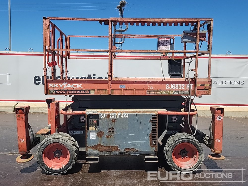 2015 SkyJack SJ6832RT - Pacēlājs: foto 2 2015 SkyJack SJ6832RT - Pacēlājs: foto 2
