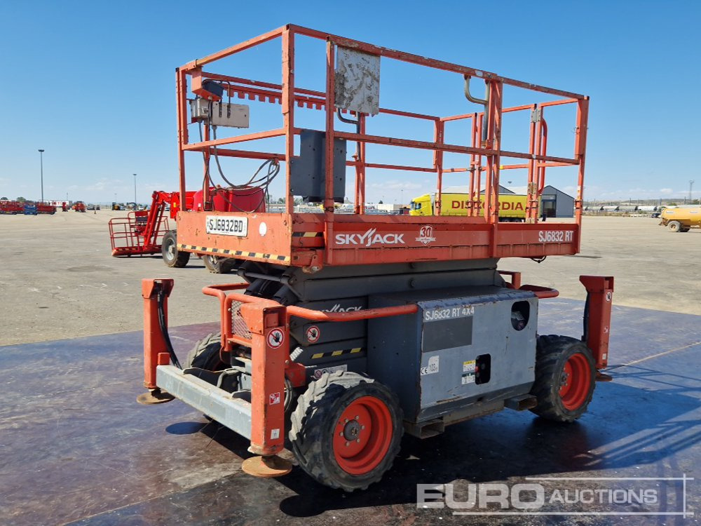 2015 SkyJack SJ6832RT - Pacēlājs: foto 5 2015 SkyJack SJ6832RT - Pacēlājs: foto 5