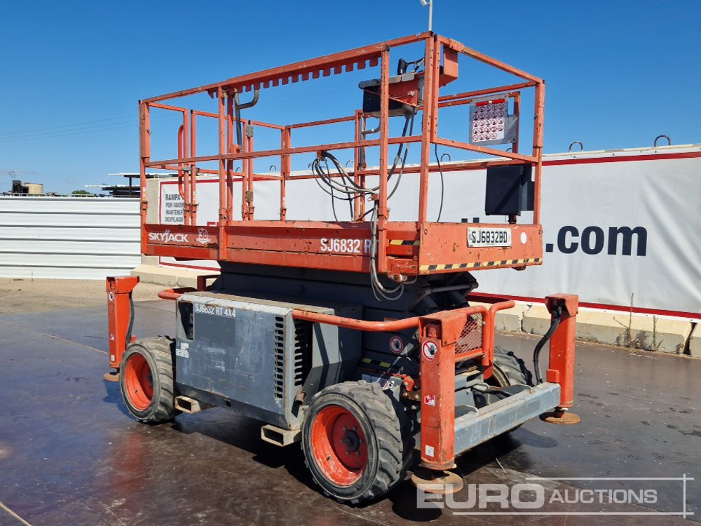 2015 SkyJack SJ6832RT - Pacēlājs: foto 3 2015 SkyJack SJ6832RT - Pacēlājs: foto 3