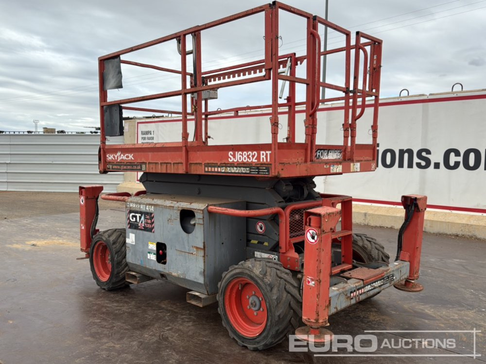 2015 SkyJack SJ6832RT - Pacēlājs: foto 3 2015 SkyJack SJ6832RT - Pacēlājs: foto 3