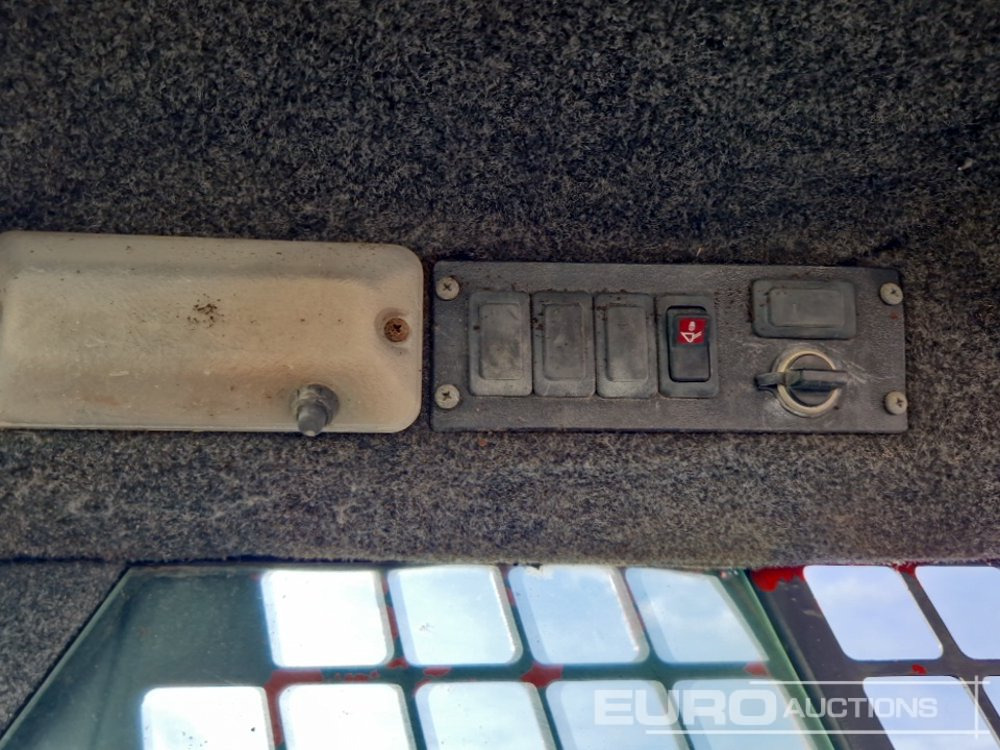 Kompaktiekrāvējs Bobcat 553: foto 17