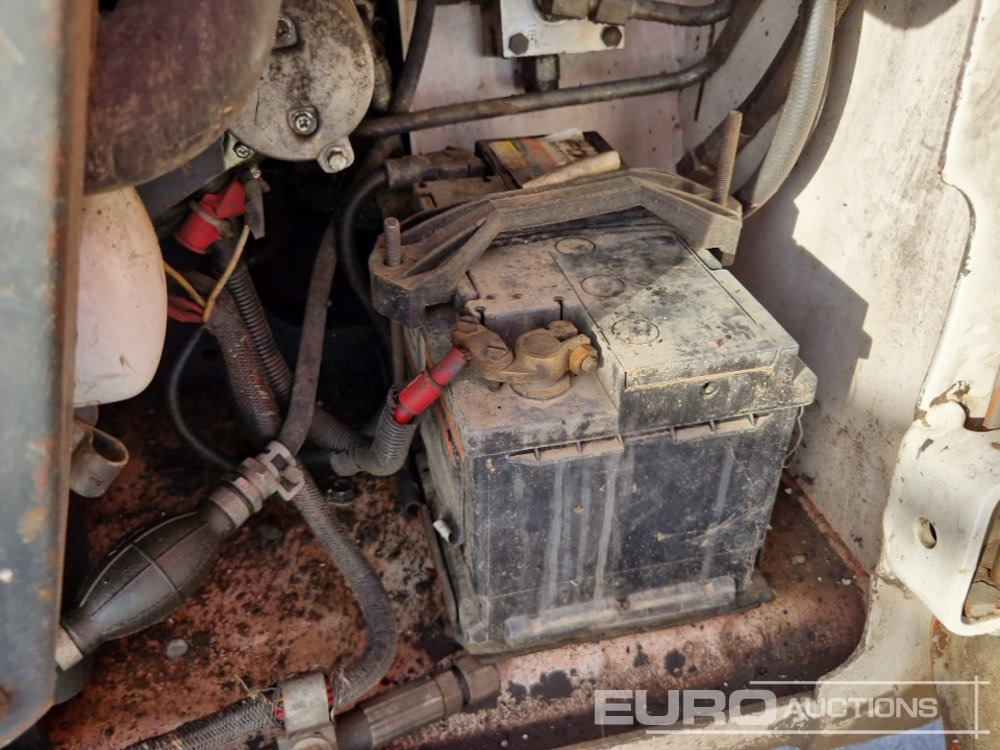 Kompaktiekrāvējs Bobcat 553: foto 25