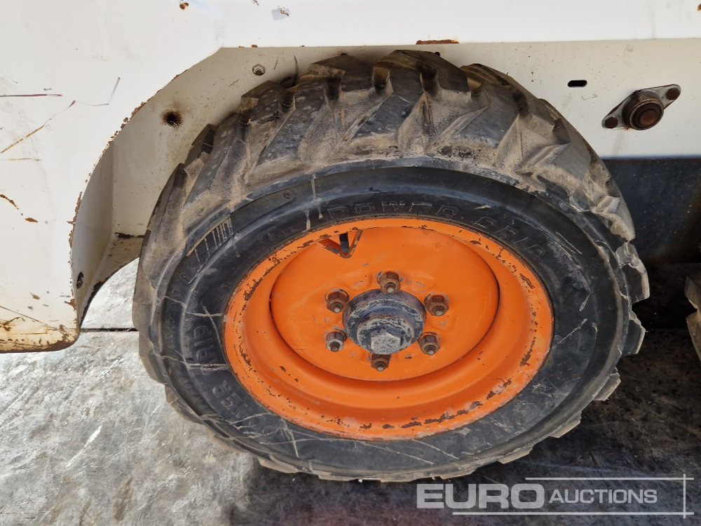 Kompaktiekrāvējs Bobcat 553: foto 11