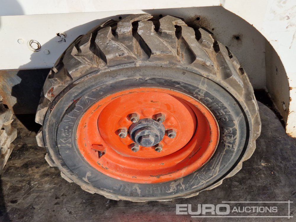 Kompaktiekrāvējs Bobcat 553: foto 10