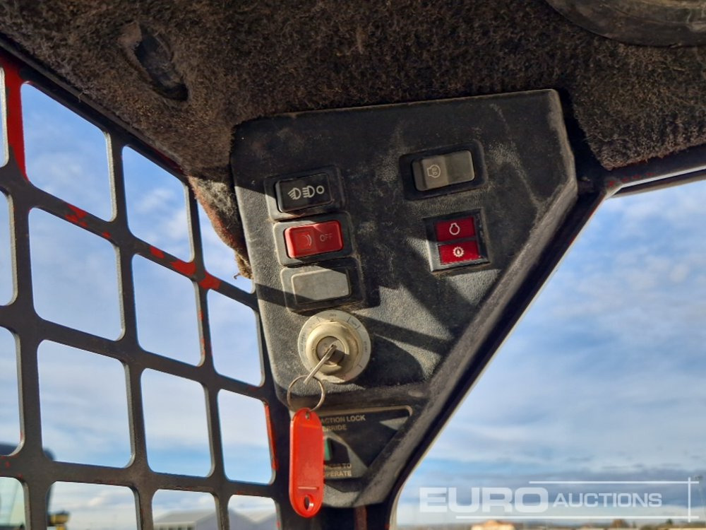 Kompaktiekrāvējs Bobcat 553: foto 19