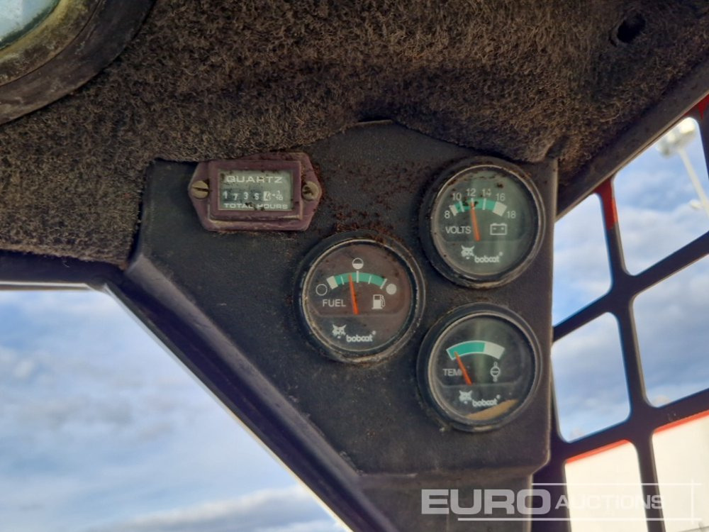 Kompaktiekrāvējs Bobcat 553: foto 18