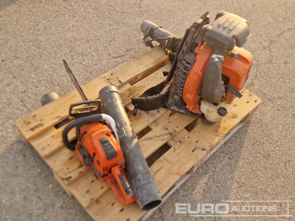 Husqvarna 562XP Gasoline Chainsaw, 580BTS Backpack Leaf Blower - Celtniecības maisītājs: foto 1 Husqvarna 562XP Gasoline Chainsaw, 580BTS Backpack Leaf Blower - Celtniecības maisītājs: foto 1
