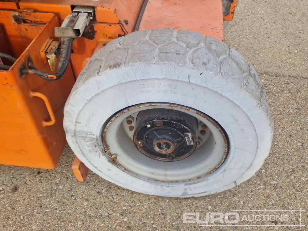 Izlices pacēlājs JLG E300AJP: foto 10 Izlices pacēlājs JLG E300AJP: foto 10